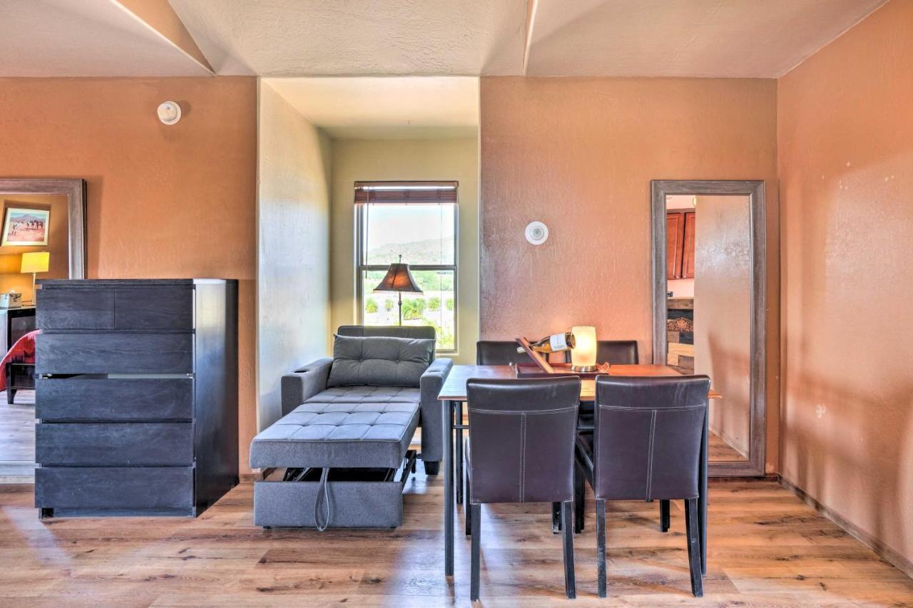 Dreamy Desert With Deck And Pool Access! Phoenix